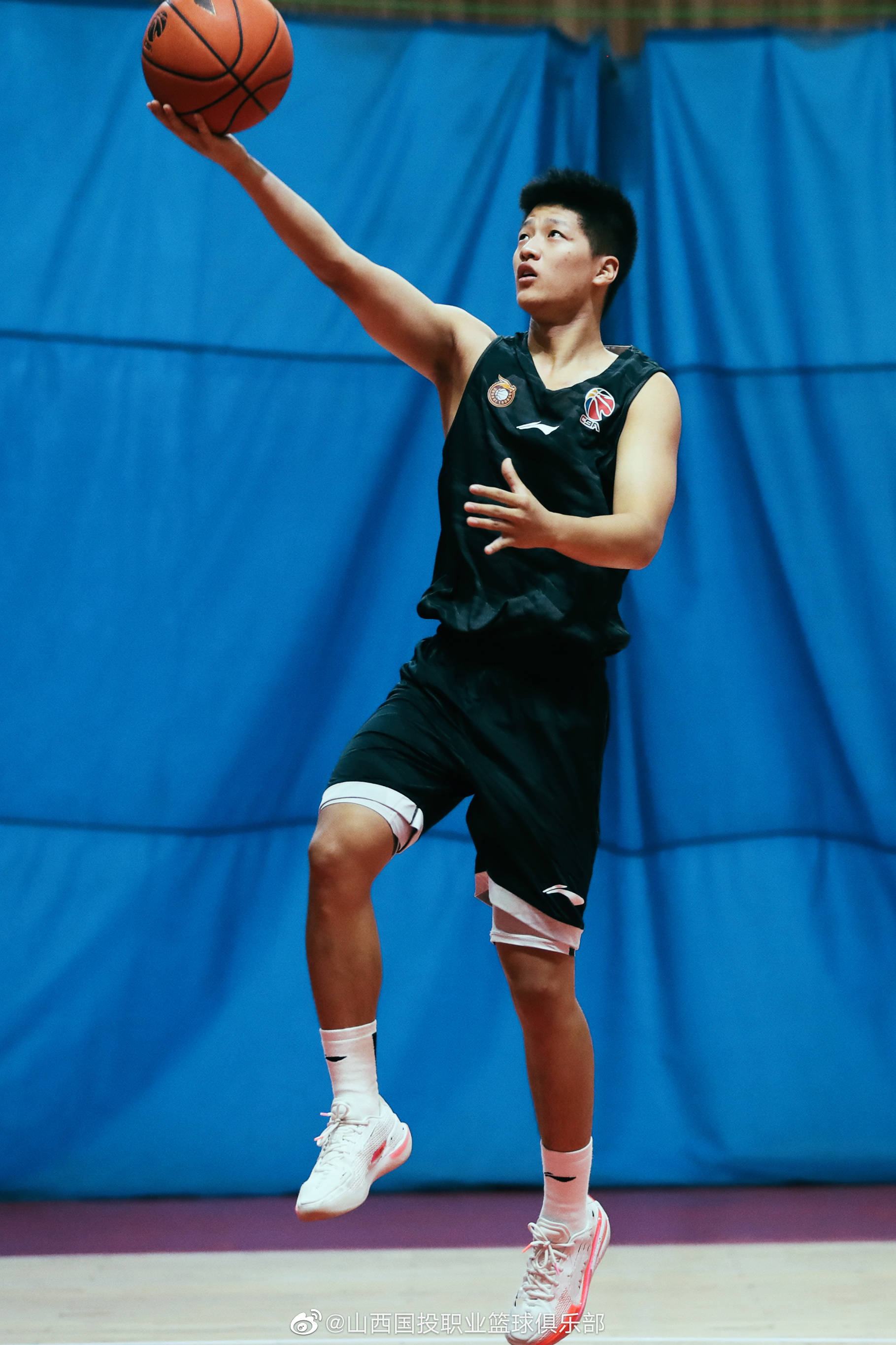 开云体育直播-山西队冷静应对，巧夺连胜劲敌