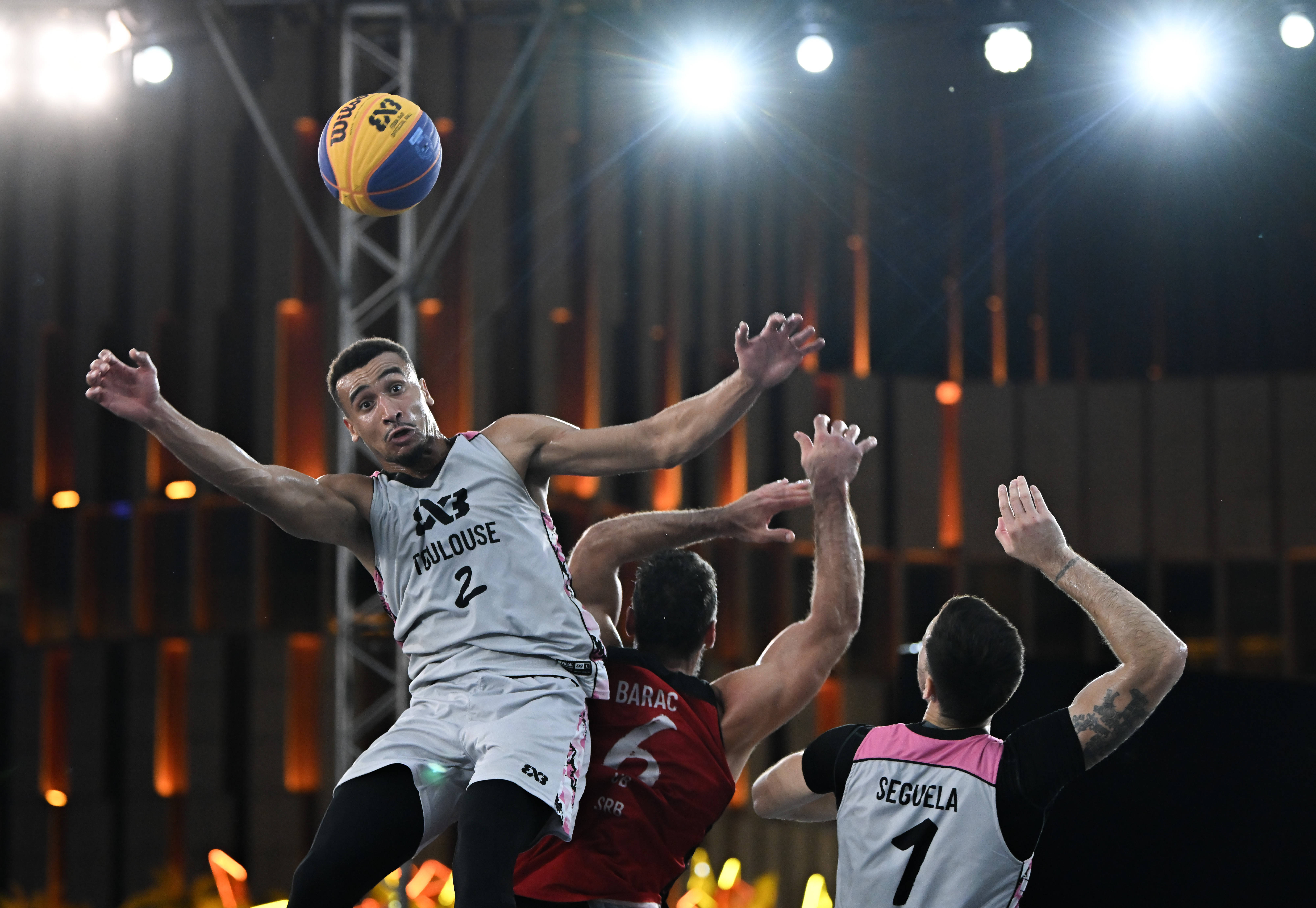 开云体育在线-关于篮球比赛传出球员集体感染新冠病毒的信息