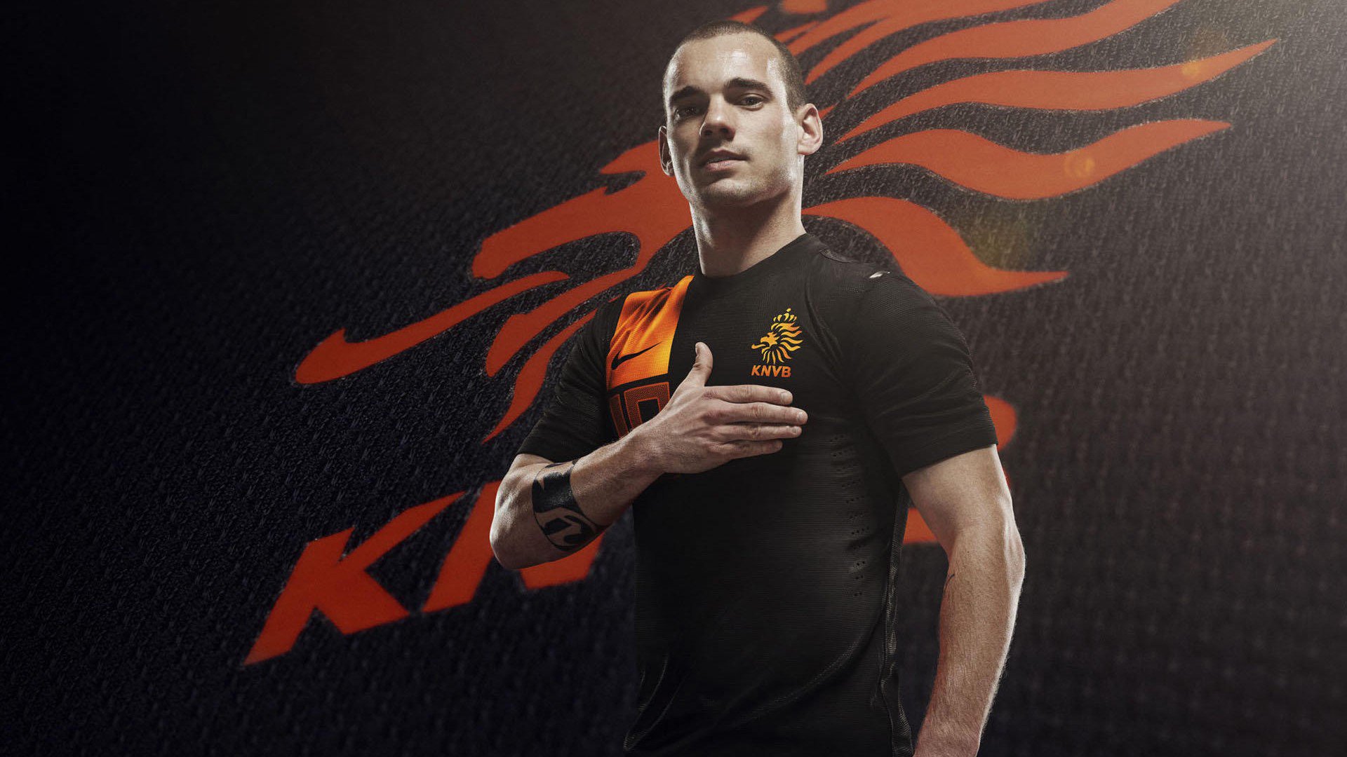 曼城关键战突围巴拉圭,拉亚成为关键先生