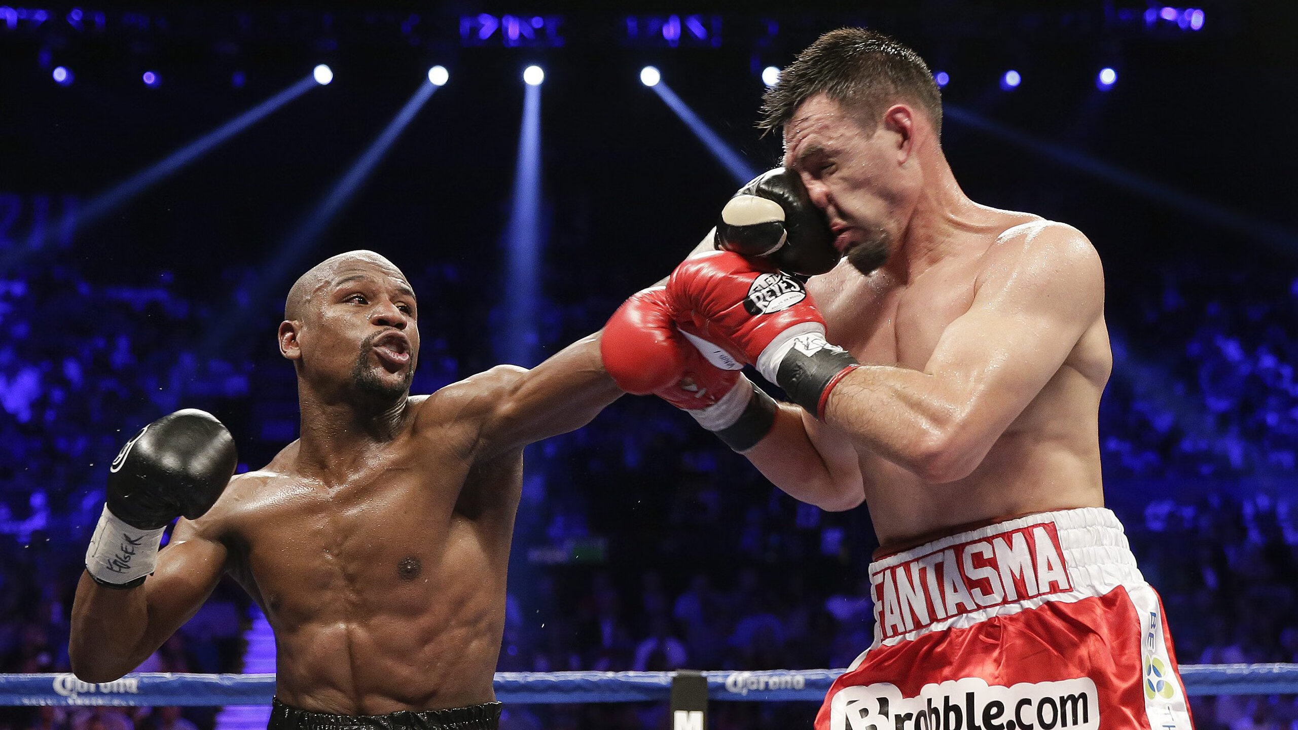 横扫之夜，布伦森点燃赛场，广东队以压倒性优势击败四川队